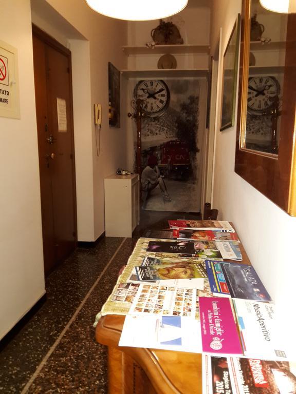 Alexandra Apartment Near Metro Genova Cameră foto